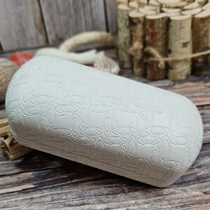 OAKLEY WHITE CLAMSHELL HARD CASE SUNGLASS HOLDER CASE